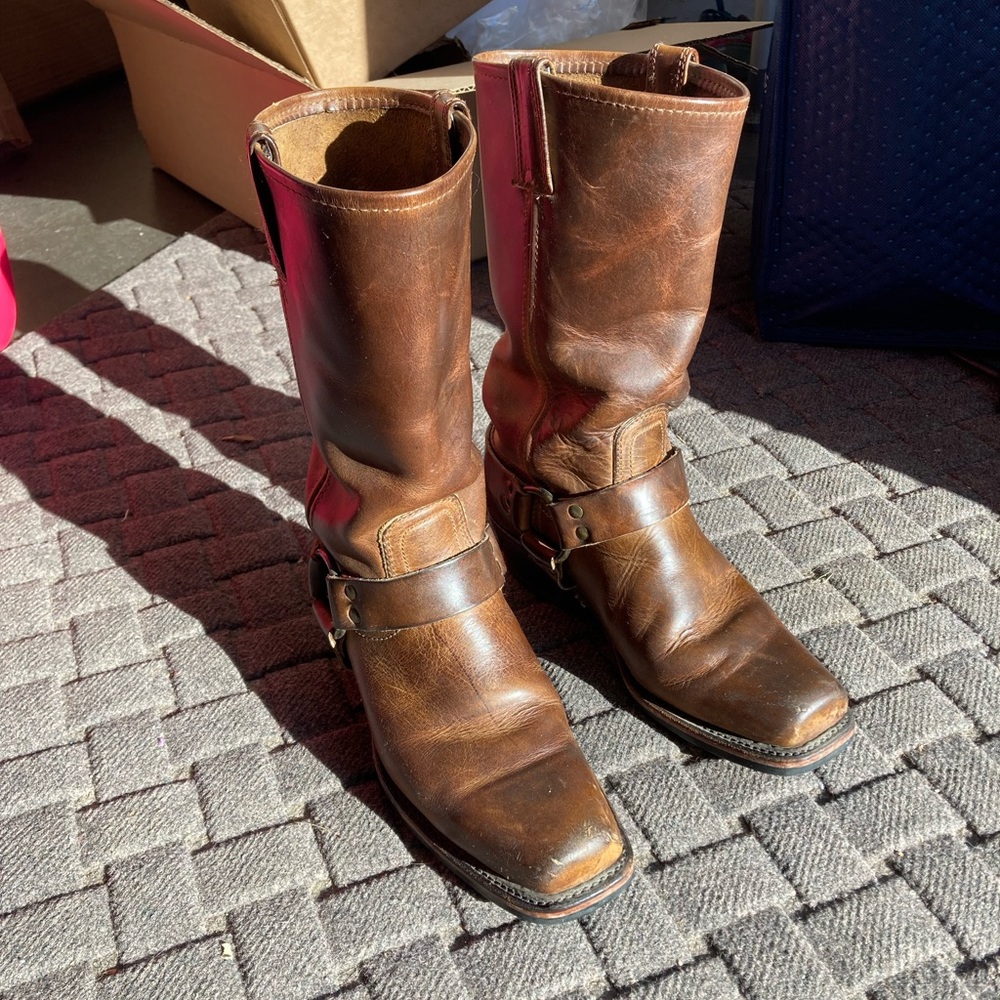 Used 8.5 FRYE mid calf biker boot
